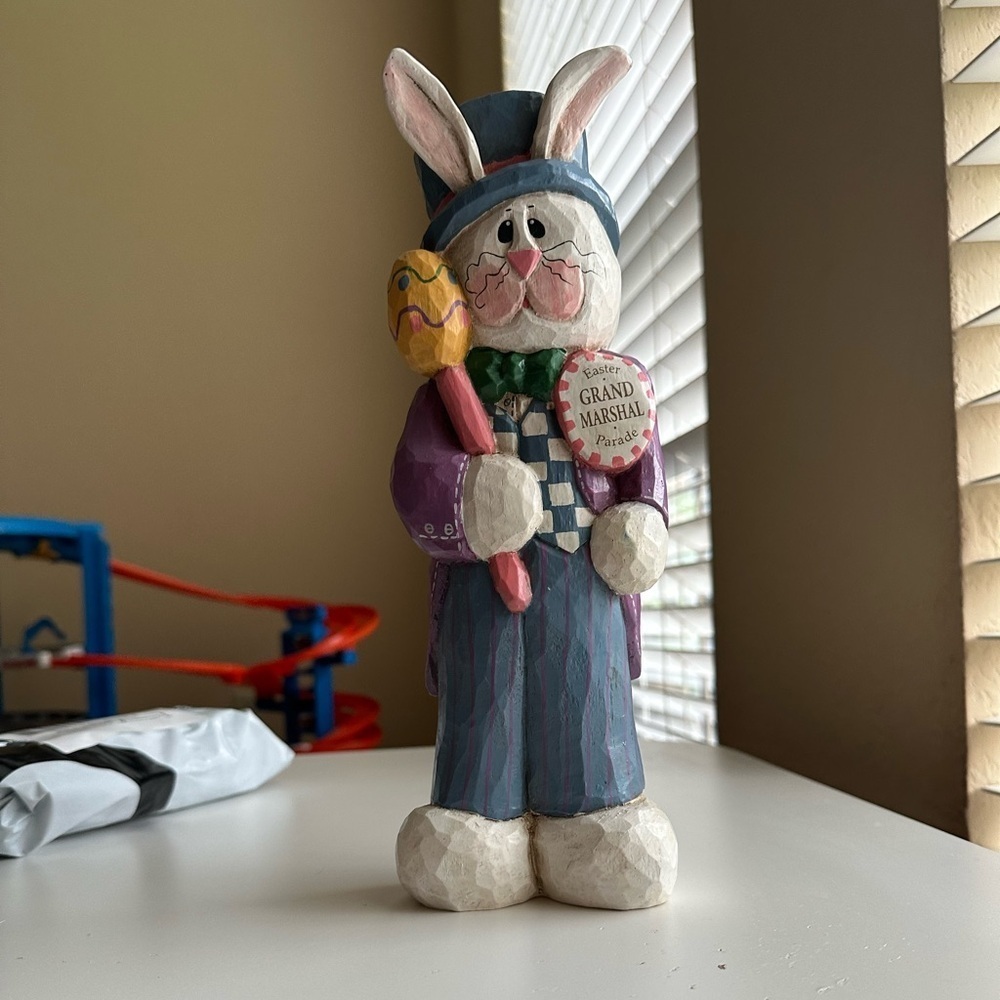 Grand Marshal Figurine Retired Eddie Walker Easter Bunny holiday decor rabbit - Picture 2 of 8